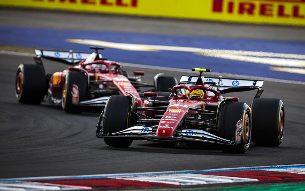 ポジションを争うフェラーリのルイス・ハミルトンとシャルル・ルクレール、2025年3月23日(日) F1中国GP決勝レース（上海インターナショナル・サーキット）