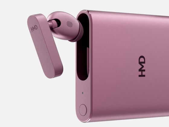 世界初のスマホにくっつけてモバイルバッテリーとしても使えるワイヤレスイヤホン「HMD Amped Buds」が登場 - 画像