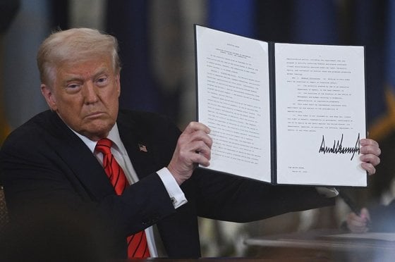 トランプは、教育省を終了するための命令に署名しました