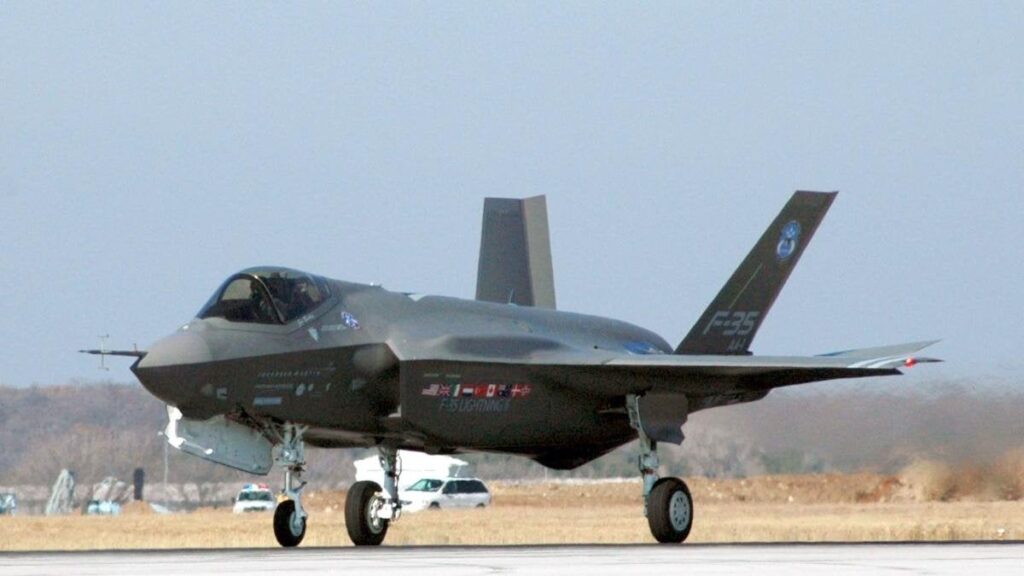 議会はすぐに25人の新しいF-35戦闘機（70億のため）の購入に投票する必要があります。