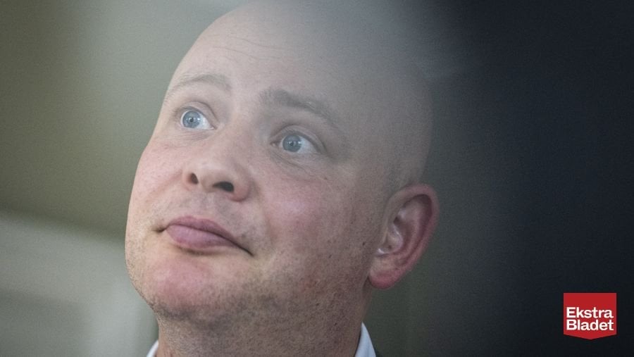 Moderates JeppeSøeの共同設立者は、新しい本「文化大臣のJakob Engel-Schmidt」への厳しい攻撃です。彼は党の問題の原因として、大臣の麻薬運転とその秘密を指摘している