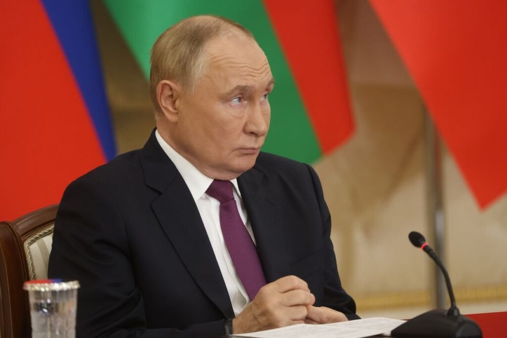 プーチン大統領は、9月10日までにロシアを去るようにウクライナ人「法的地位のない」を命じ、領土を占領した