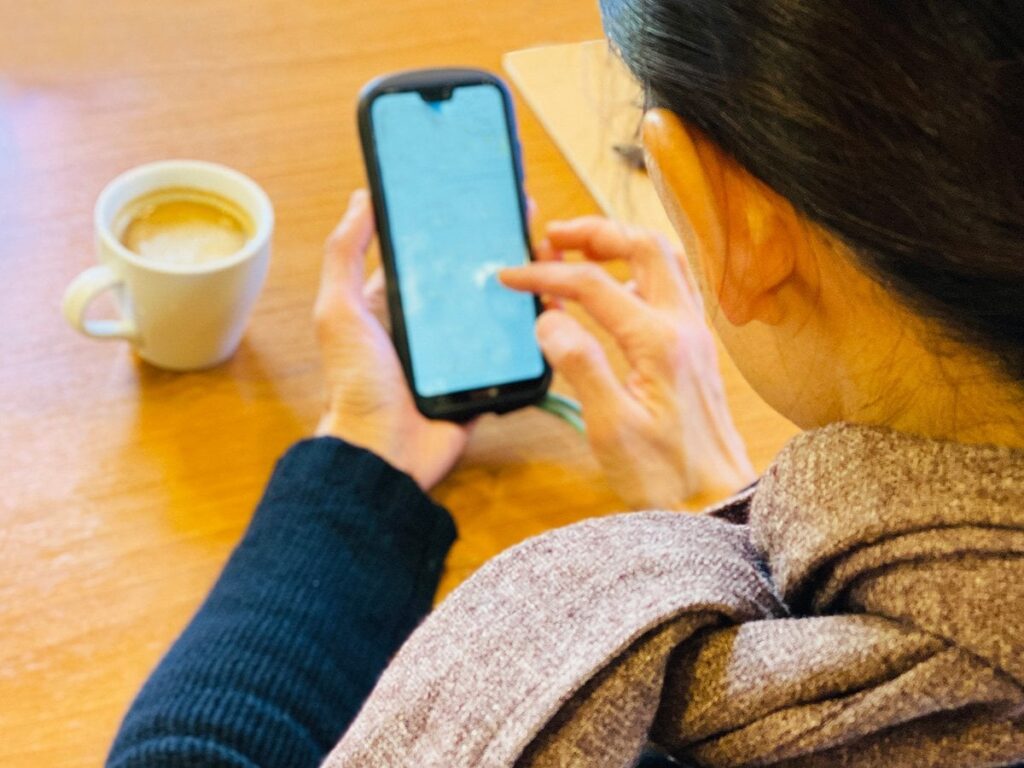 賛否両論の「スマホ注文」 飲食店が導入せざるを得ない「深刻な事情」 経営者が明かす「タブレット導入費用は1店舗600万円」