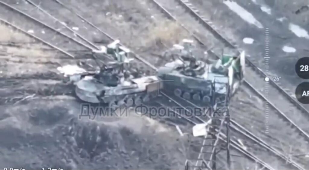 ロシアのBMD歩兵戦闘車両（IFV）は、チャシブヤール市の近くで、攻撃の失敗中に破壊されました。