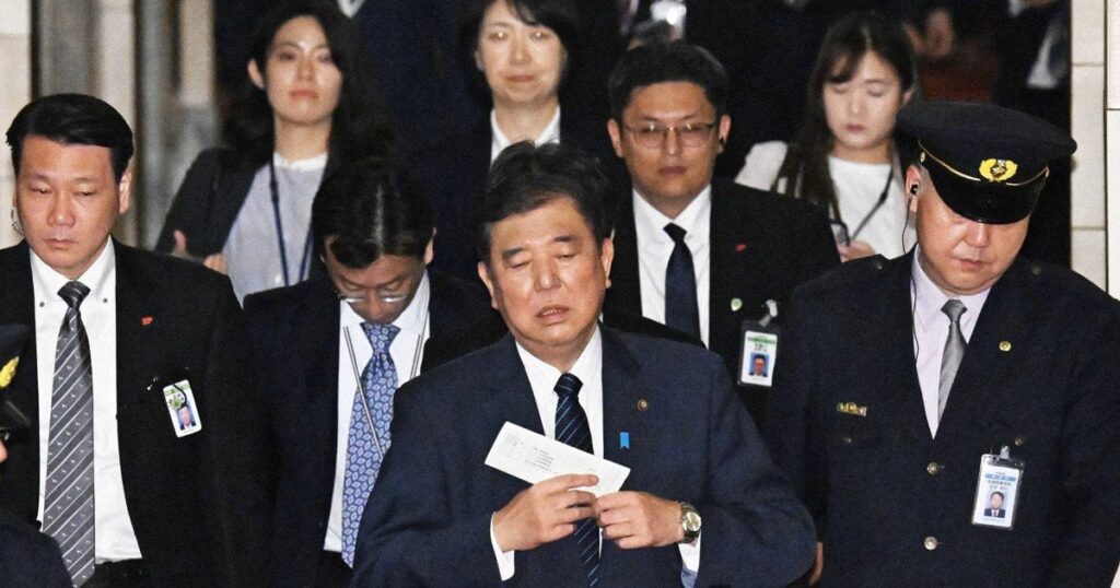 首相側、自民1期生に商品券 1人10万円 事後返却される | 毎日新聞