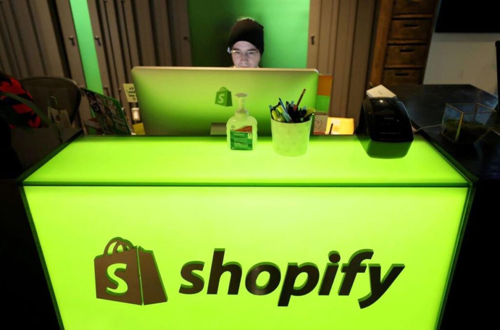 ここでキプロスからShopifyをやっている人はいますか？