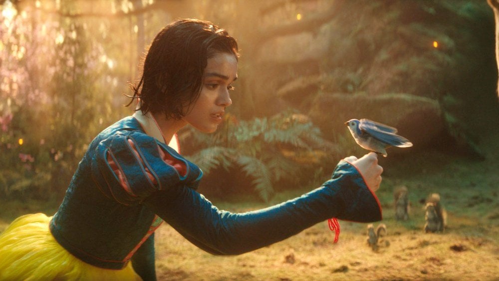 興行収入：白雪姫は、ディズニーの実写リメイクのために国内で最も低いデビューである眠い4,300万ドルでオープンします。