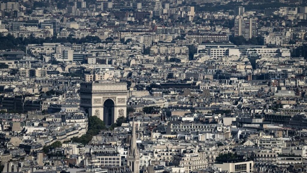 非常時を生き抜く「サバイバルマニュアル」、フランスで全世帯に配布へ　武力衝突も想定 - CNN.co.jp