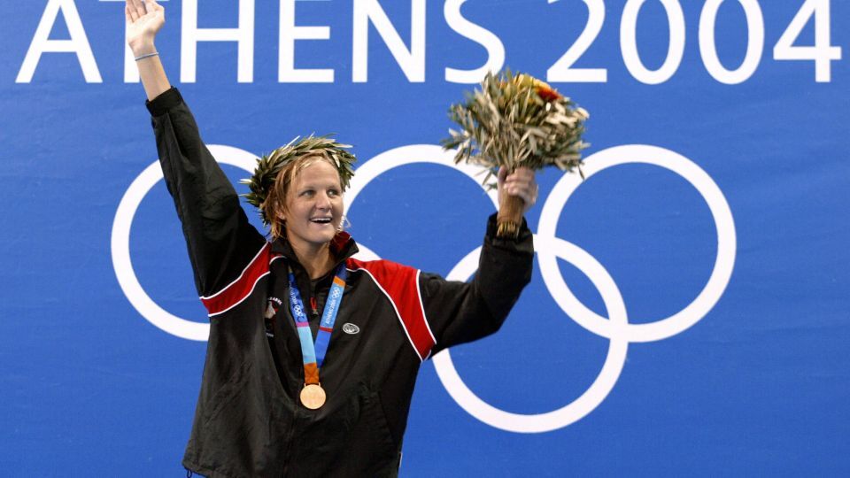 選手時代のコベントリー氏は五輪で７個のメダルを獲得した/Tim Clary/AFP/Getty Images