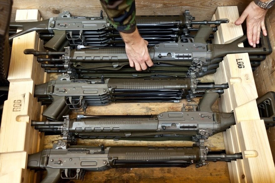 スイスの銃撃者は、国家の中立のために輸出の3分の1を失います