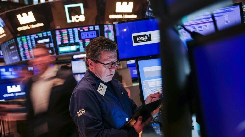 米国株大崩れ、ＮＹダウは８９０ドル安　トランプ氏は景気後退を排除せず