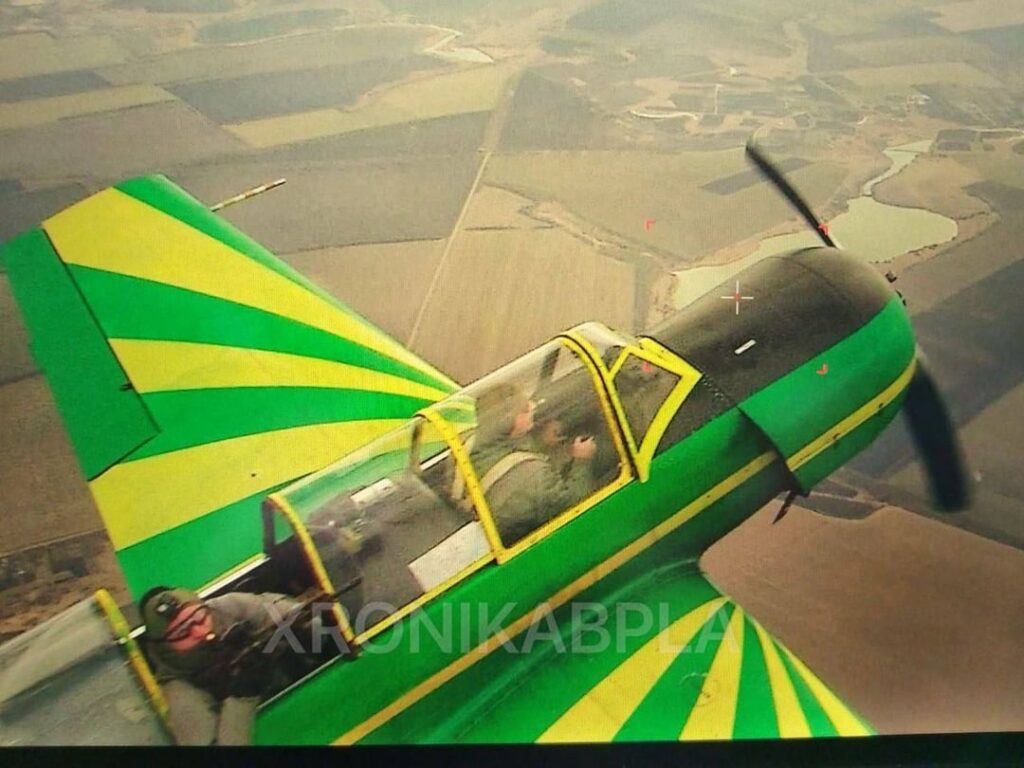 ロシアの偵察UAVは、ウクライナのヤク-52航空機が彼を狩るために離陸した瞬間を捕らえました。