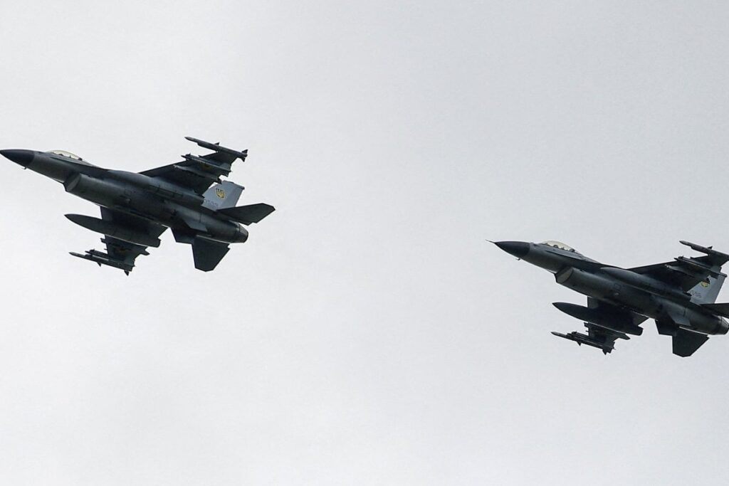 スウェーデンは、予定どおりにASC 890空中早期警告機をウクライナに届けるとスウェーデンの防衛省は確認した。タイミングは、F-16ジェットの変更に依存しますが、スケジュールに留まります。遅延は報告されていません。