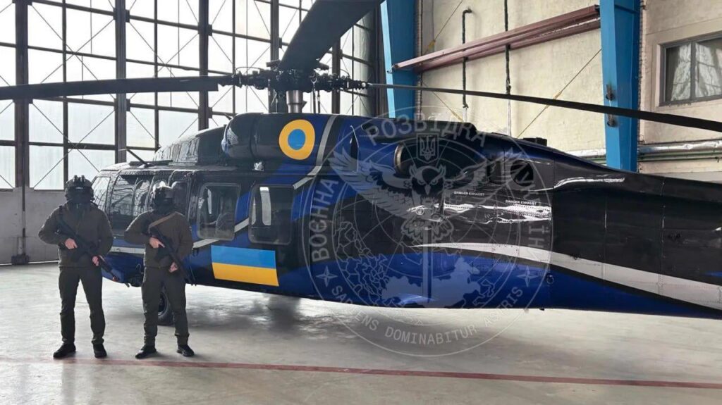 ダレックプロプーチナイニシアチブのチェコのボランティアは、ウクライナ国防省のためにUH-60Aブラックホークヘリコプターの購入のために約287万ユーロを集めました。