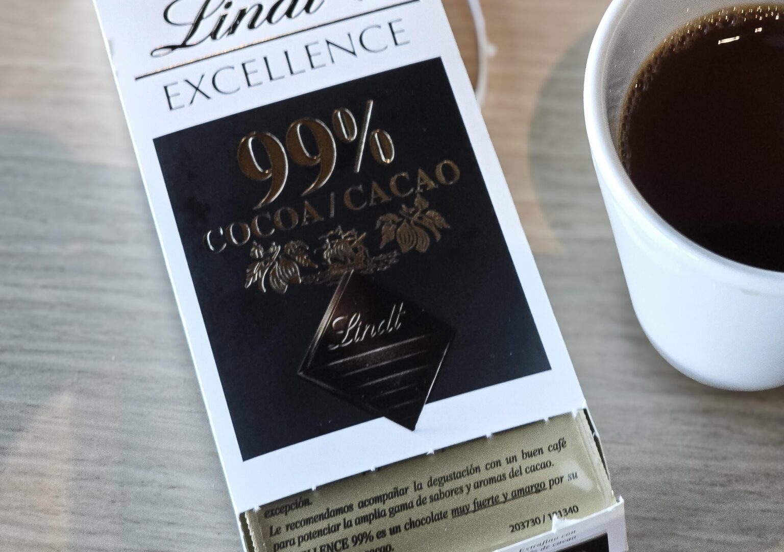 フィンランドで入手可能な良い暗いチョコレートをお勧めできるチョコレート愛好家はここにいますか？