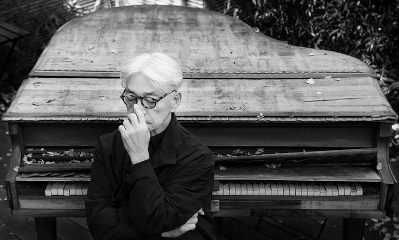 【坂本龍一】「out of noise – R」発売記念!「playing the piano europe 2009 – Limited Edition」 commmons YouTubeチャンネルで一夜限りのプレミア上映が決定! | ニュース 坂本龍一