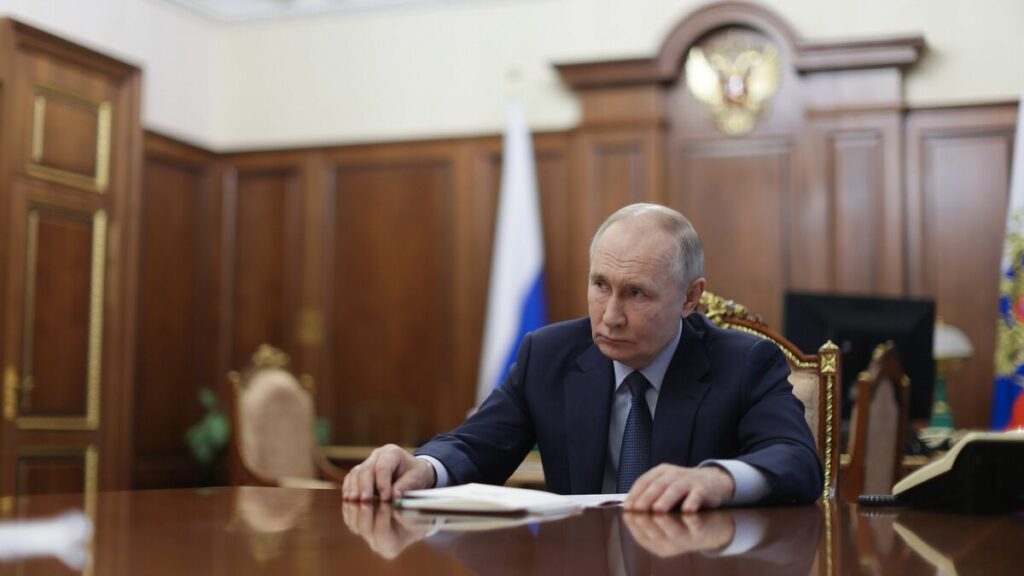 ｢馬｣と｢ポンコツ中古車｣で戦場にやって来る…プーチン軍が隠し切れないロシアの深刻な"戦車不足"の実態 最新式の戦車は設計ミスであっと言う間に鉄クズに… | PRESIDENT Online（プレジデントオンライン）