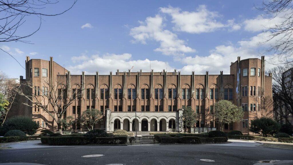 現役学生｢東大医学部の4割が医者ではない道を選ぶ｣という衝撃…過熱する医学部受験ブームで起きていること 最難関学部なのに医師国家試験の合格率は上位ではない | PRESIDENT Online（プレジデントオンライン）