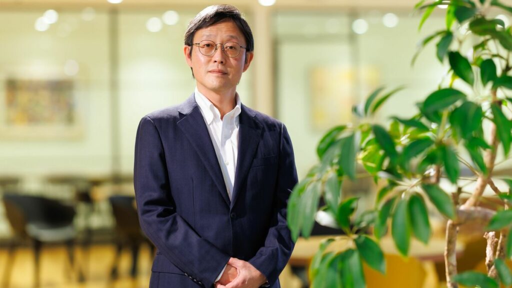 卒業式の服を買いに来た親子の会話に衝撃を受けた…子ども服のナルミヤ･インターナショナル復活の背景 キャラクターブームからの失速をどう乗り越えたのか | PRESIDENT Online（プレジデントオンライン）