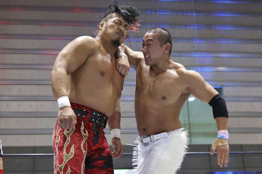 【新日本・ＮＪＣ】海野翔太が鷹木信悟撃破し初優勝に王手 沈黙破りフィンレーに「必ずお前をぶっ倒してやる」 - 東スポWEB