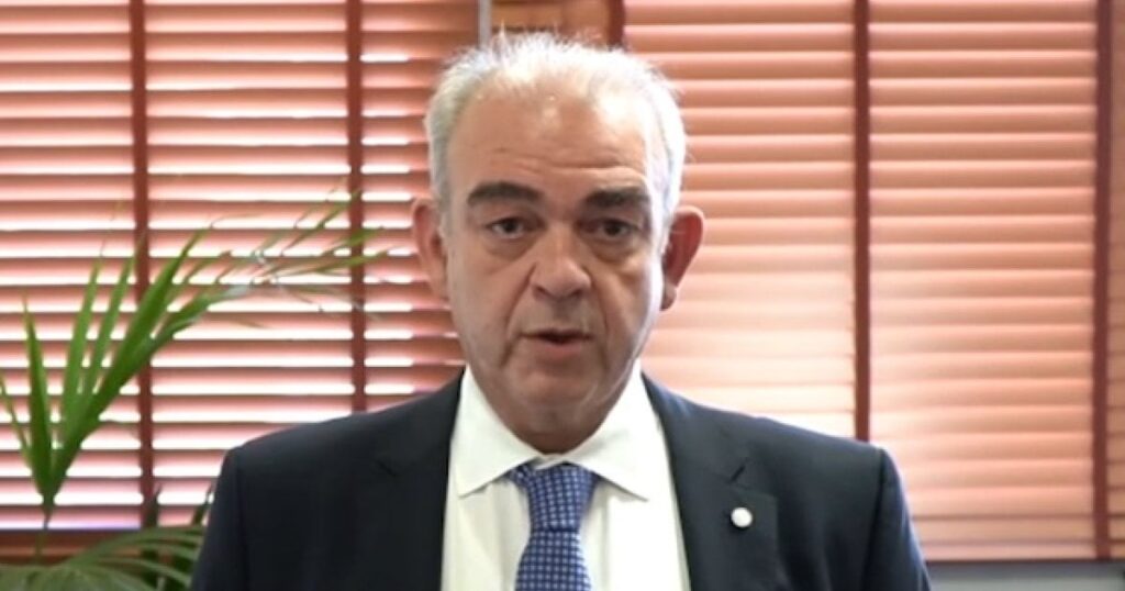 ntua学長yiannis hatzigeorgiouの命を脅かす（メッセージ付きの光）