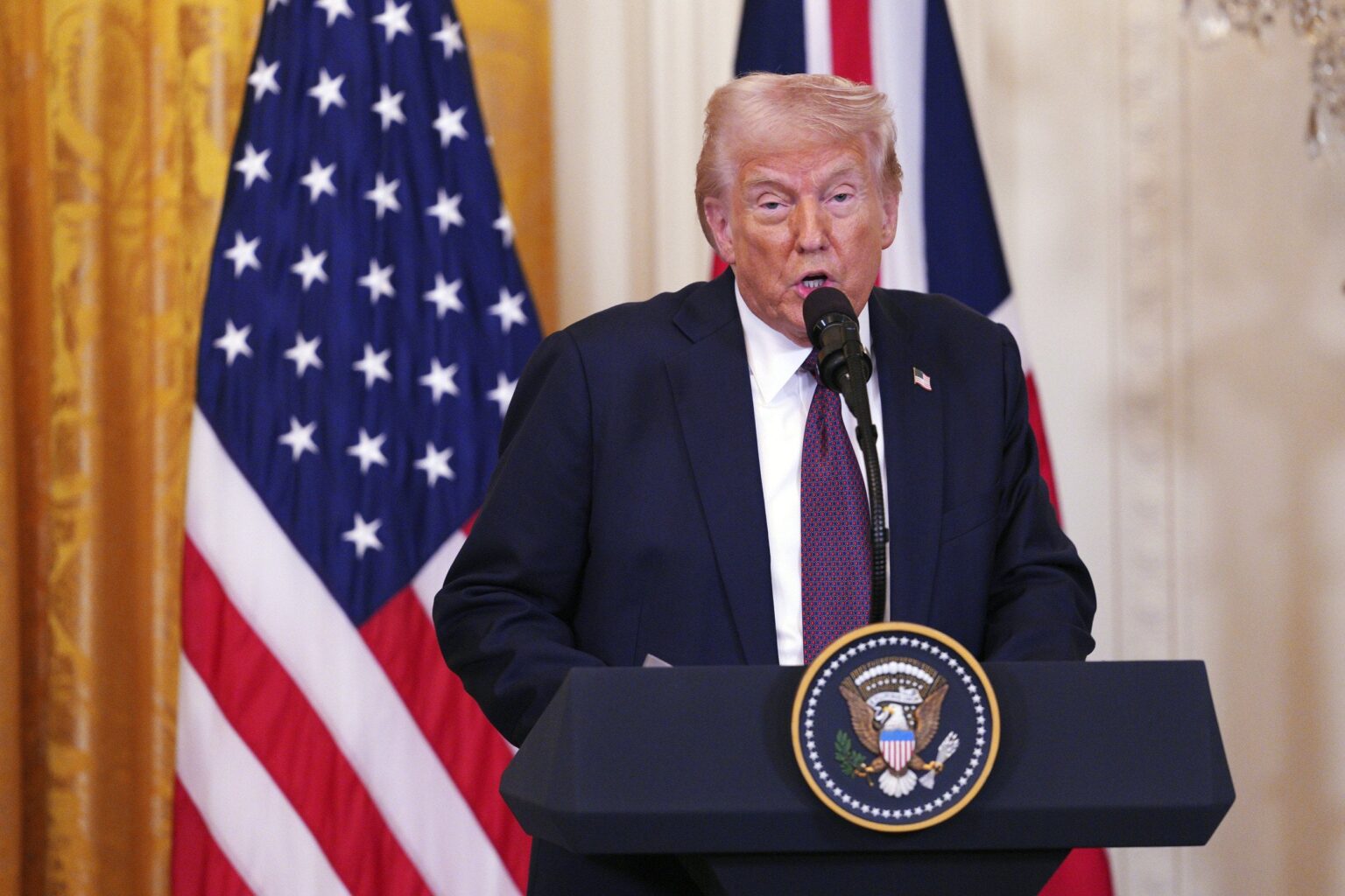 「可能性」ドナルド・トランプは英国の議員によって浮かんだ「ロシアの資産」です