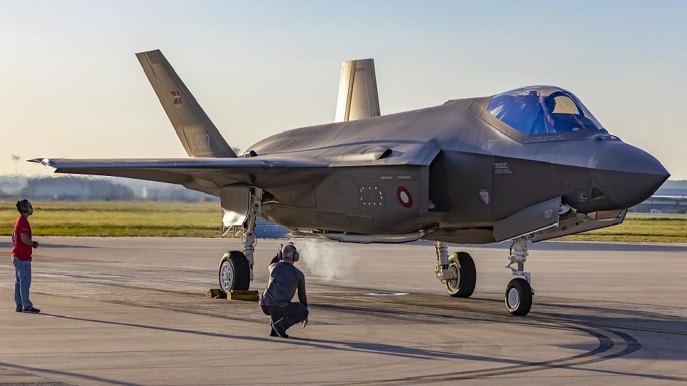 代わりにF35を取り除き、欧州航空機を購入するのはどれほど高価ですか？