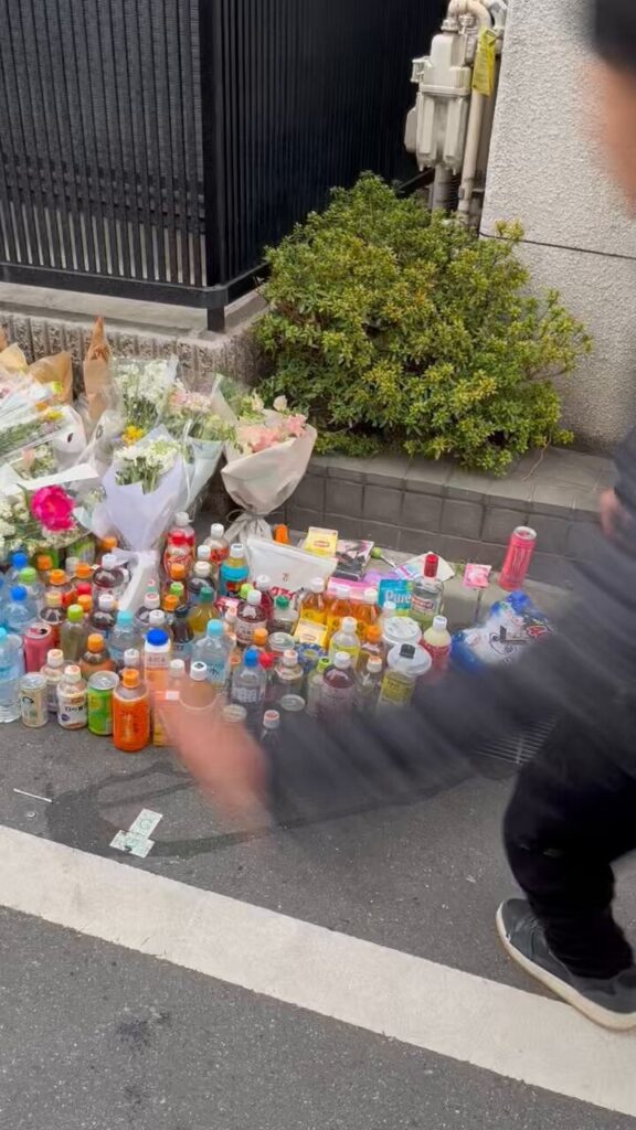 故・最上あいさんに手向けられた花束やお供物を破壊する弱者男性が発生。
