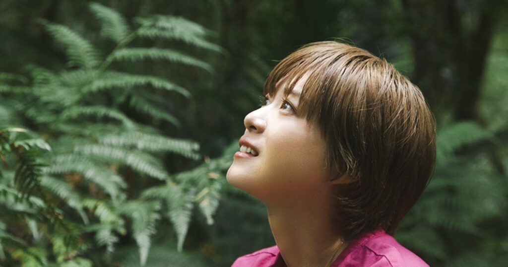 上野樹里「自然も豊かで大好きな国」ニュージーランドの巨木「カウリ」を訪ねる（FRaU編集部） | FRaU the Earth