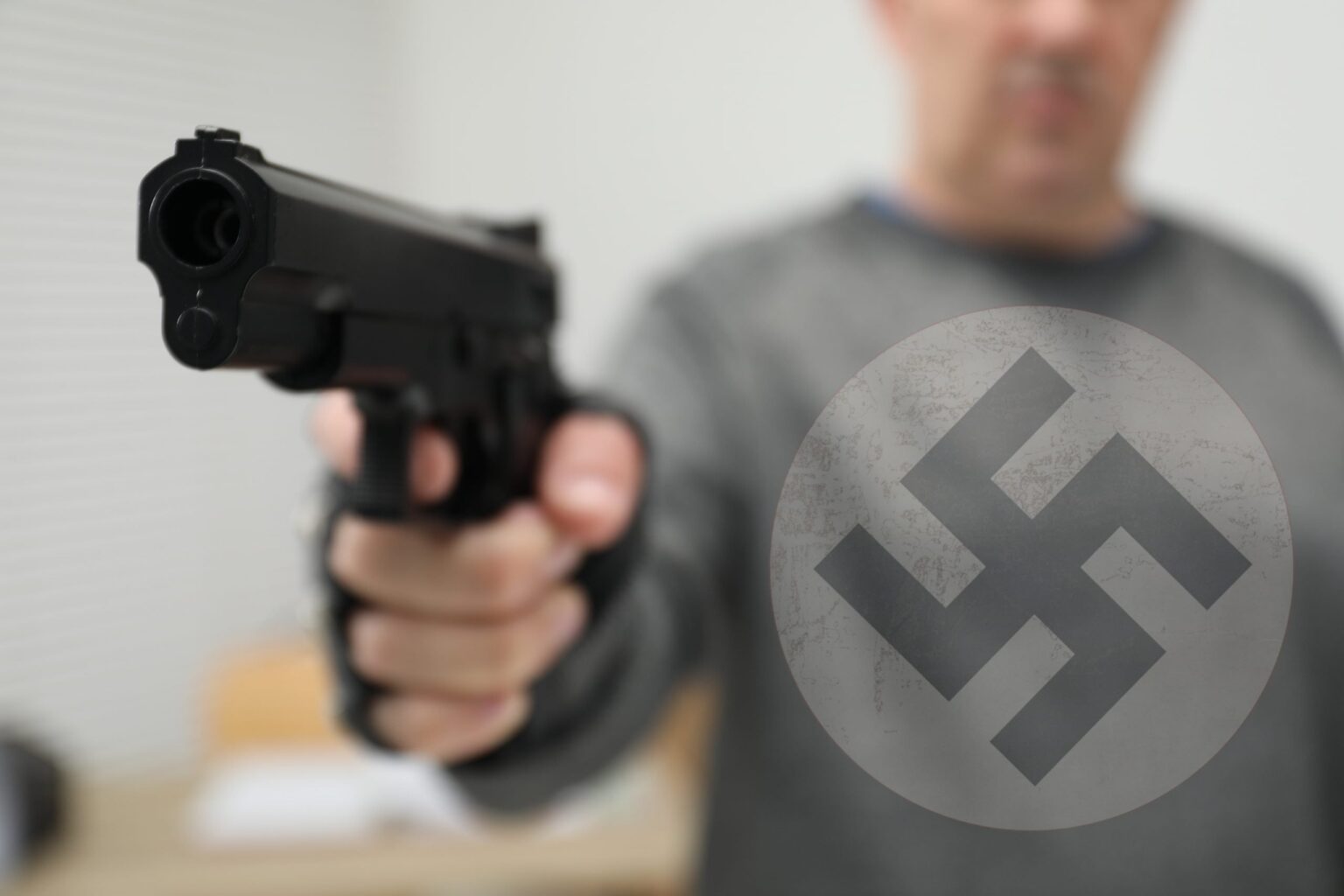 ルーマニアでナチスを演じる。神殿や斬首で銃の脅威は、調査に費用がかかりすぎるという理由で当局によって無視されます