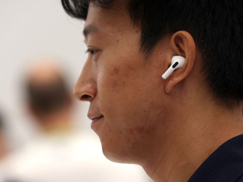 アップル、「AirPods」のリアルタイム翻訳機能を計画か - CNET Japan