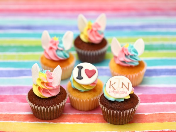 英国レシピのカップケーキ専門店「ベラズカップケーキ」高輪ゲートウェイシティのまちびらきを記念した「高輪ラッキーバニーカップケーキ6個セット」