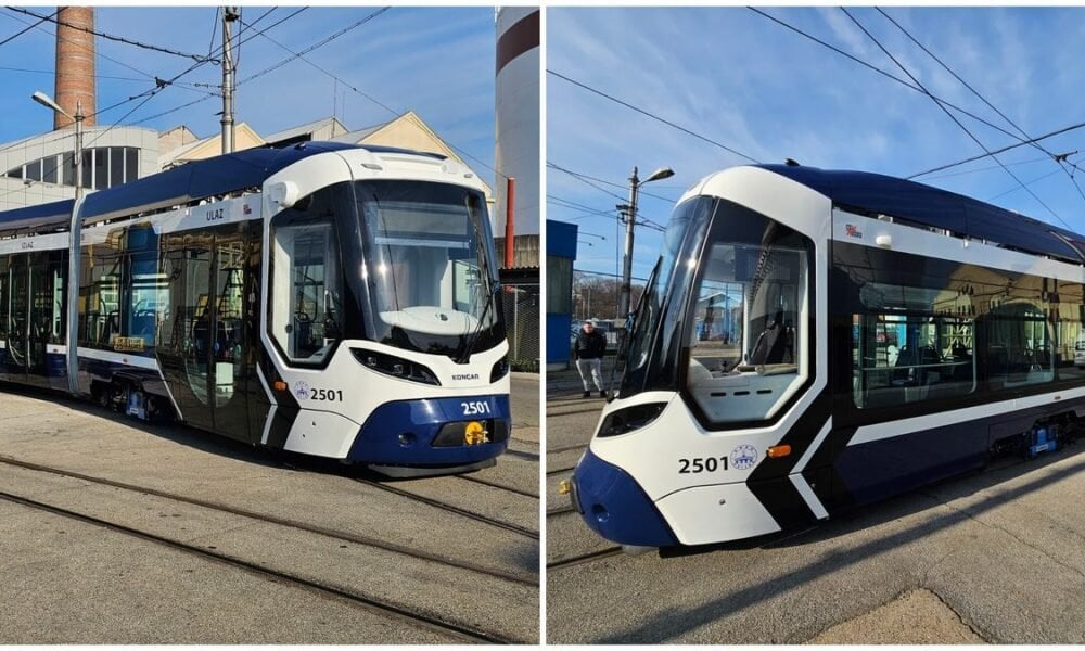 [Osijek] 彼が到着した！新しい路面電車は引き分けの前に駐車されており、せっかちな市民はすでに撮影されています