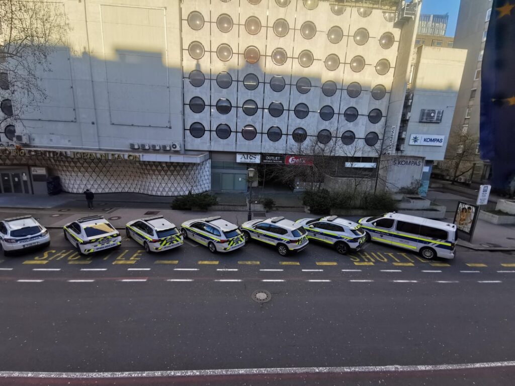 そのようなものがあります。彼らは集会を持っていますか？