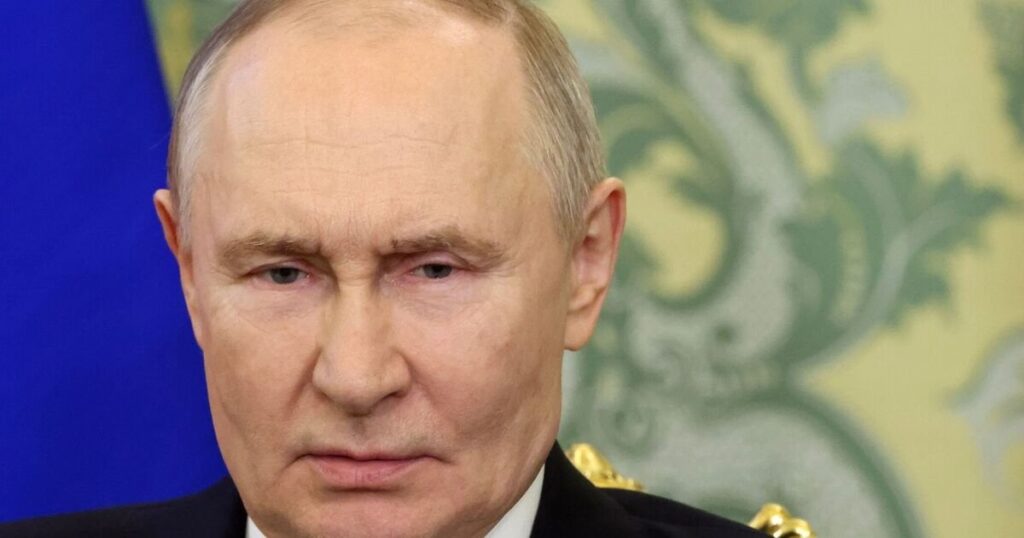 プーチンの健康の恐怖は、彼が「自分自身を汚した」という噂で爆発する