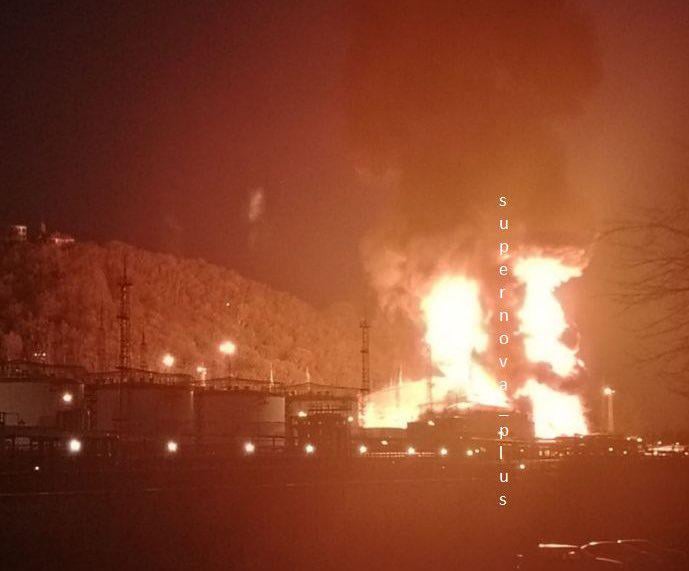 ロシアのTuapse Oil Refinery：都市チャットで報告された隣接する石油タンクの爆発！