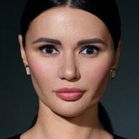 ウクライナの「ジャーナリスト」とダイアナ・パンチェンコという名前のテレビホストがいます。彼女のTwitterのプロフィールでは、「彼女はウクライナの「ジャーナリスト」の年です」と言っています。現実には、彼女はウクライナについての嘘を作ることに加えて、ロシアの宣伝と偽情報を広めています。これは何ですか？