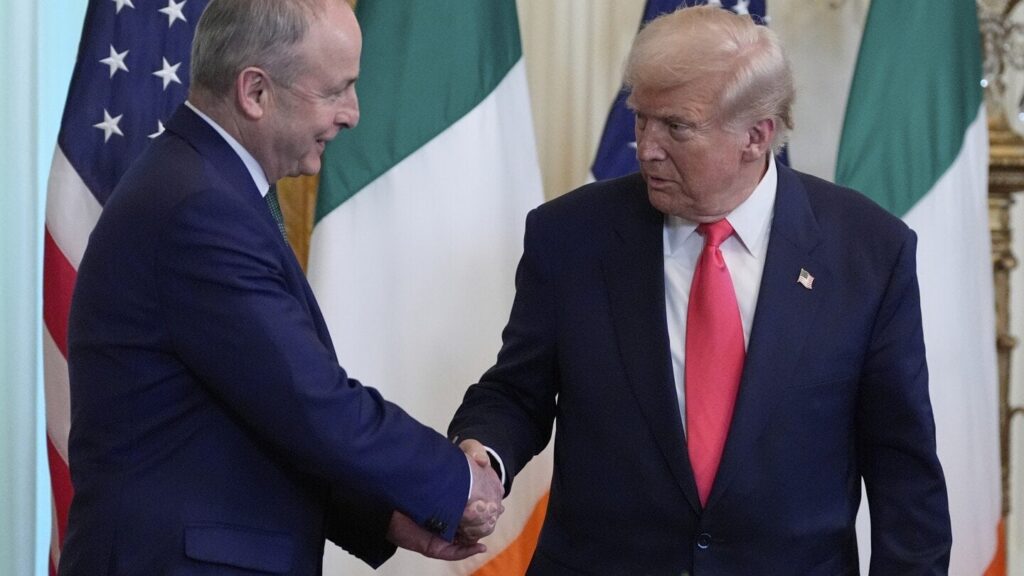 トランプは、アイルランドが聖パトリックの日を祝うために彼に加わるためにアイルランドが米国をだましていると言います
