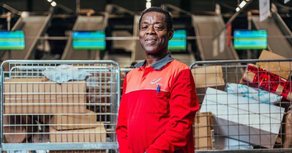 BPOST従業員がガーナで王冠を獲得しました：「計画は3か月間働き、2週間を返すことです」