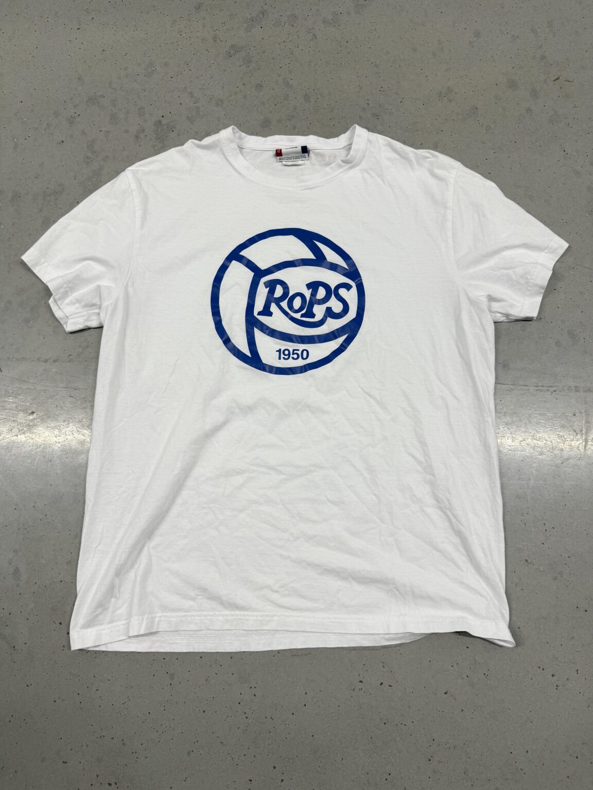このTシャツをリサイクルストアで選んだ