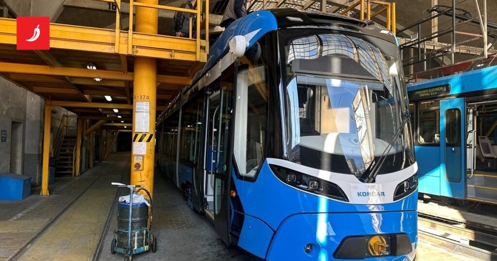 別の新しい路面電車がザグレブに到着しました