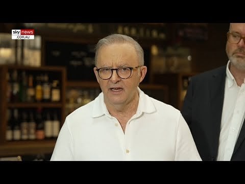 AUS首相はガントレットを投げ捨てます