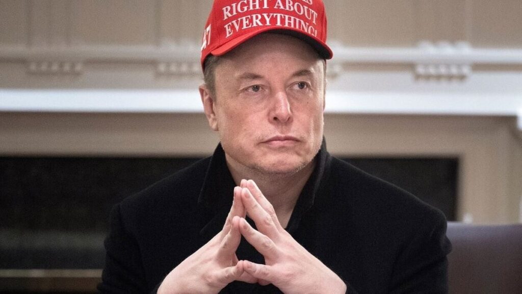 Elon MuskとRedditのCEOに対するこれらのプレッシャーは、彼を批判したグループを禁止するようにします。「彼は大人の新生児として振る舞います」