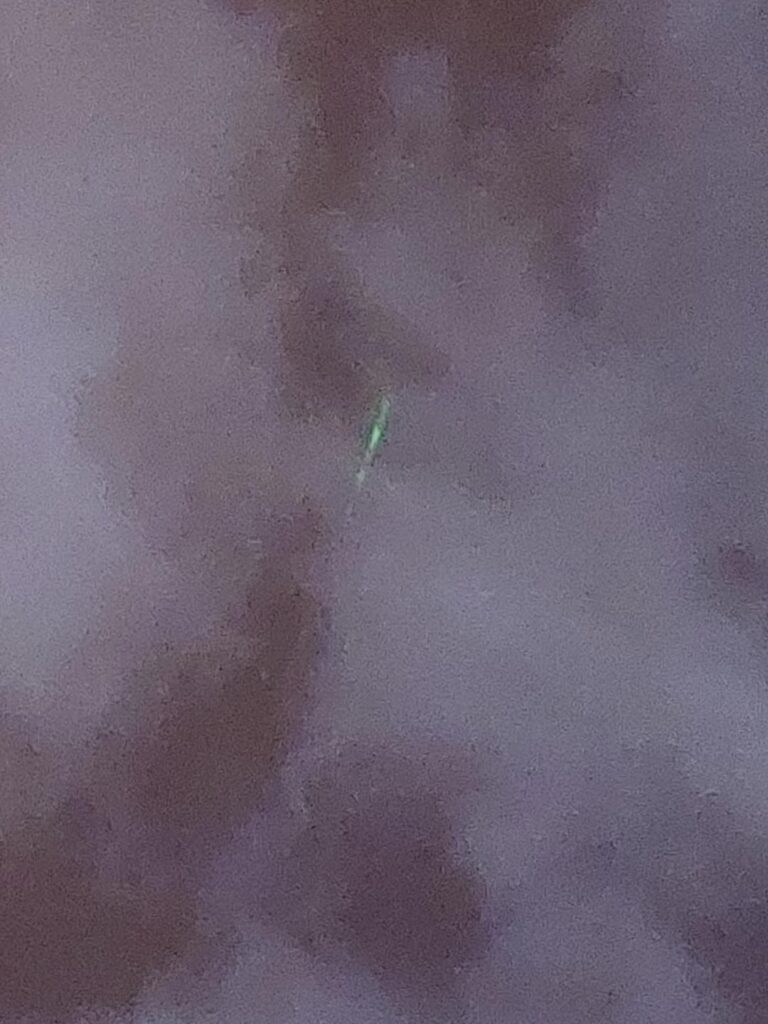 空の静的な緑色の線