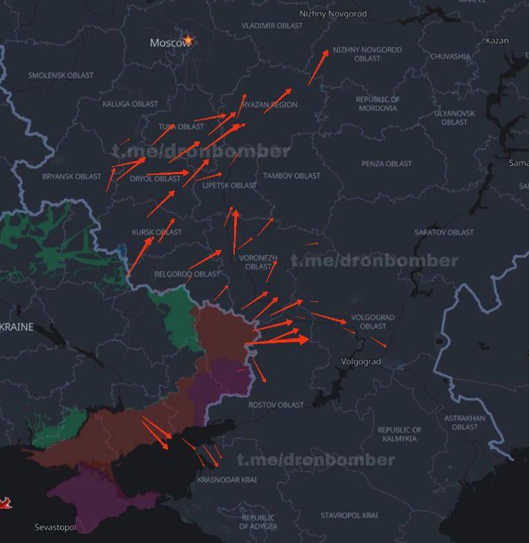 ロシアの軍事ブロガーは、ロシアの領土に対するウクライナの大規模な長距離ドローン攻撃を報告しています。ロシアのメディアによると、2つの軍事飛行場が避難しました。 2025年3月16日 [Unconfirmed]