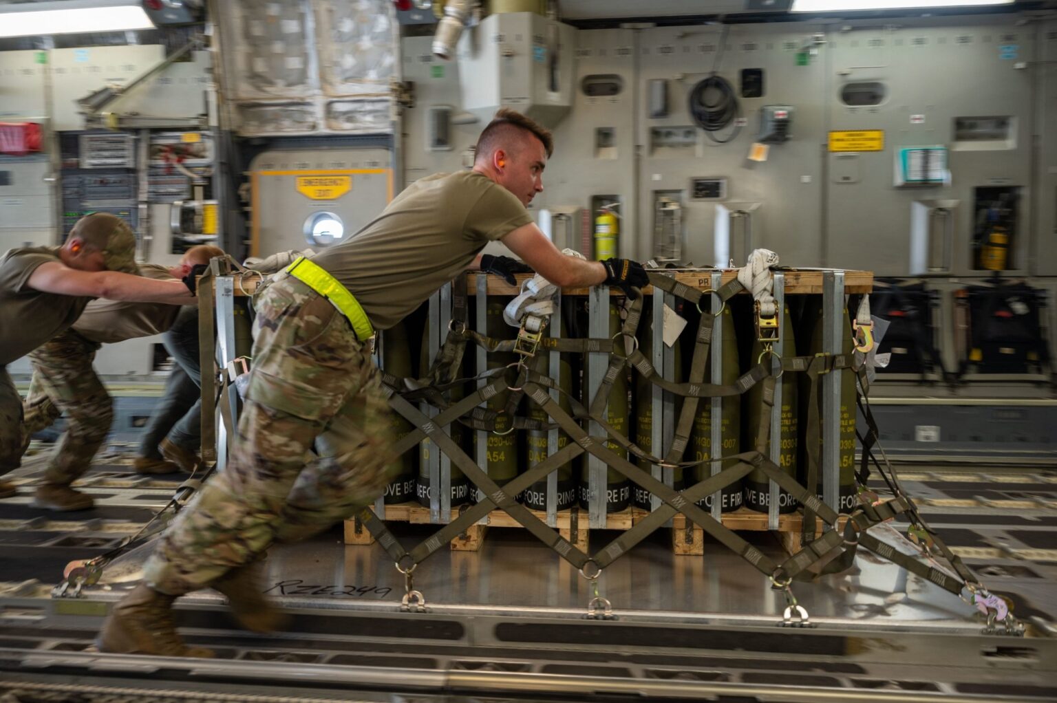 米国はポーランドのロジスティクスハブを介してウクライナへの武器の出荷を再開します