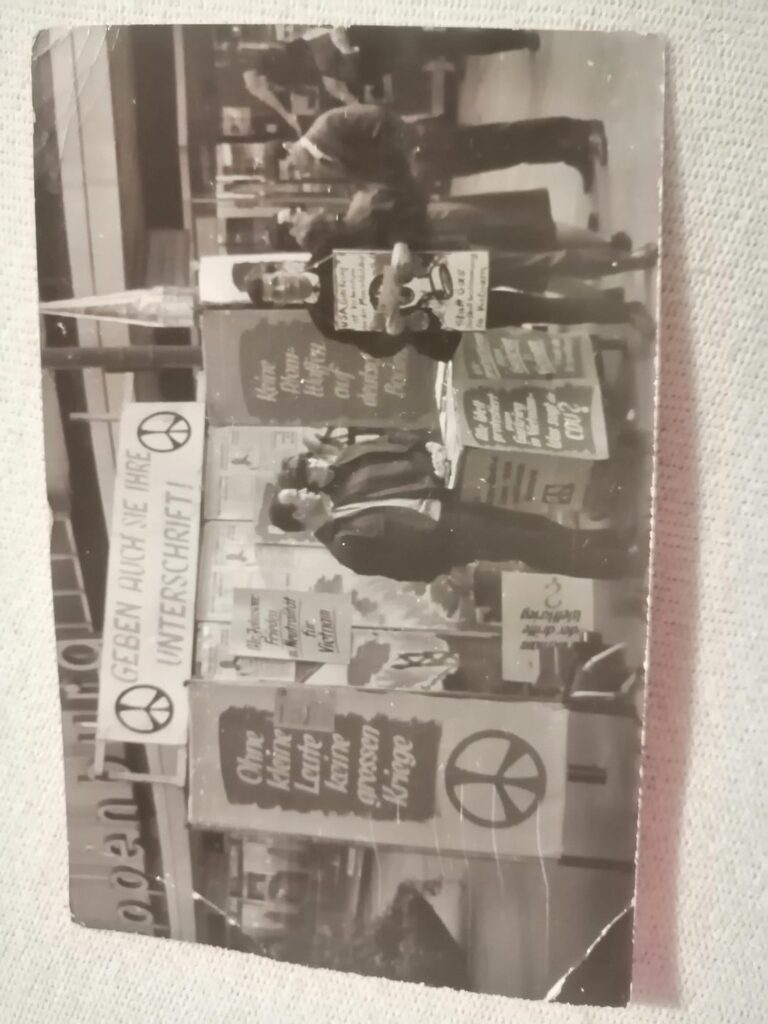 この1966年のはがきの背後にある歴史的背景? この1966年のはがきの背後にある歴史的背景?