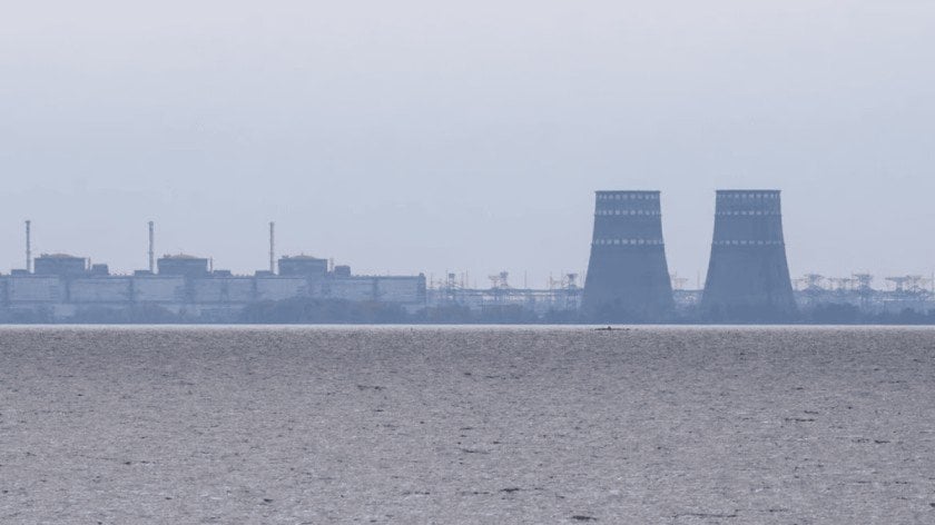 ロシアは、ウクライナ最大の原子力発電所を放棄することを拒否しています