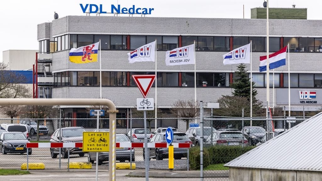 Nedcar Car Factoryは防衛機器を製造します