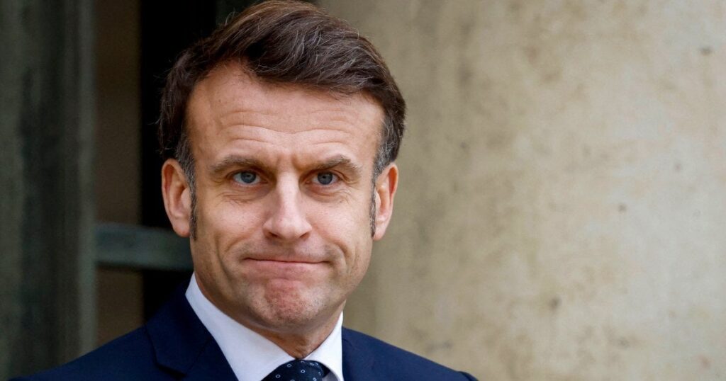 エマニュエル・マクロンは、ヨーロッパが米国の支援なしでウクライナを守る準備ができているに違いないと言います